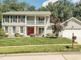 15025 Ridge Lake Dr, Chesterfield, MO 63017