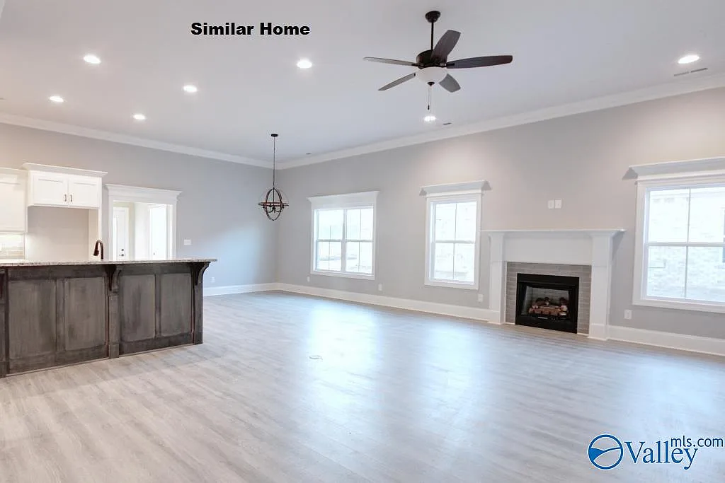 4 bed, 3.0 bath, 2460 sqft, $2,195 — Photo 3