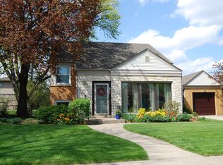 371 E Webster Ave, Elmhurst, IL 60126