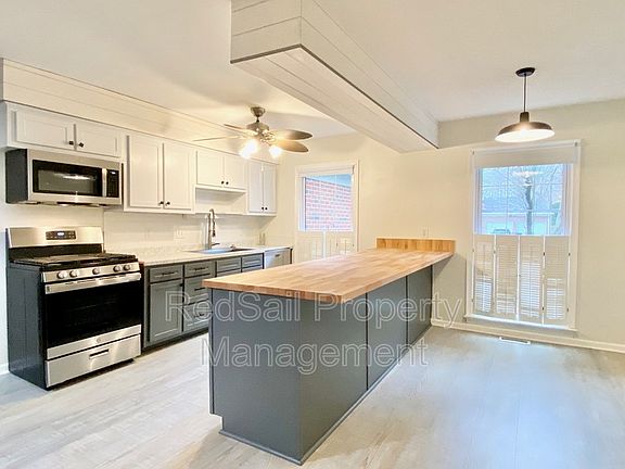 3rd image of 596 Minuteman Dr