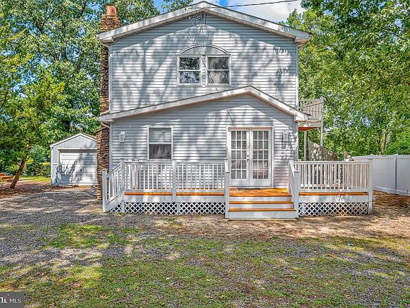 3rd image of 3614 Lakeside Dr
