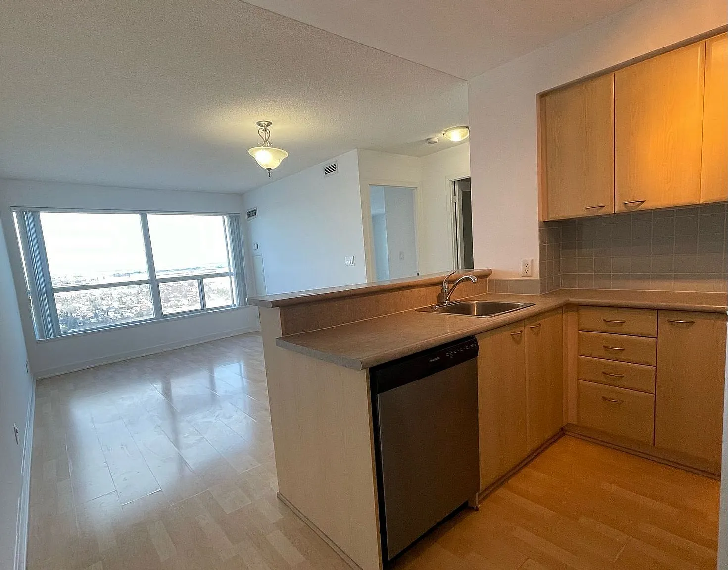 2 bed, $2,100 — Photo 4