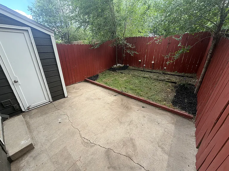 719 Aztec Dr #B — Photo 3