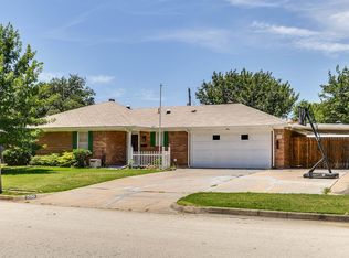 500 Parkridge Blvd, Burleson, TX 76028