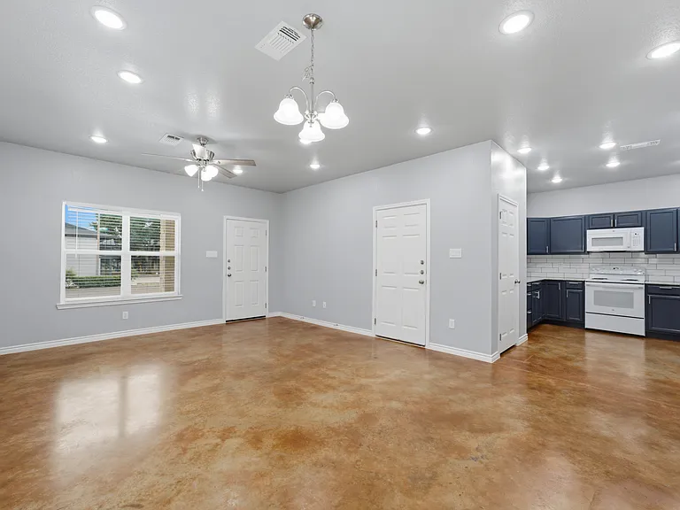 3109 Clinkenbeard Dr #3107B — Photo 6
