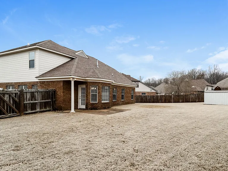 275 Birch Springs Cv — Photo 17