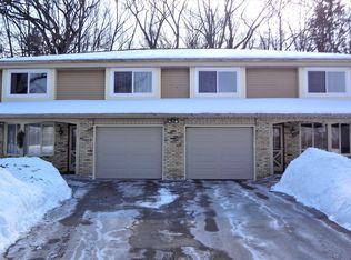 2540 Pebble Valley Rd #2542, Waukesha, WI 53188