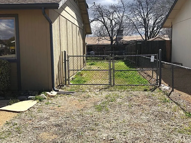 3523 N Dale Dr — Photo 11