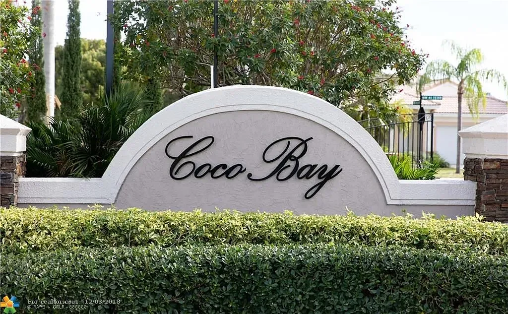 3 bed, 2.5 bath, 2259 sqft, $4,750 — Photo 2