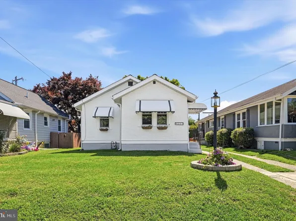 103 W Forrestview Rd, Brookhaven, PA 19015