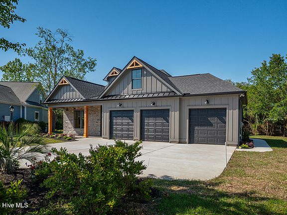 3rd image of 8909 Chesterfield Drive NW