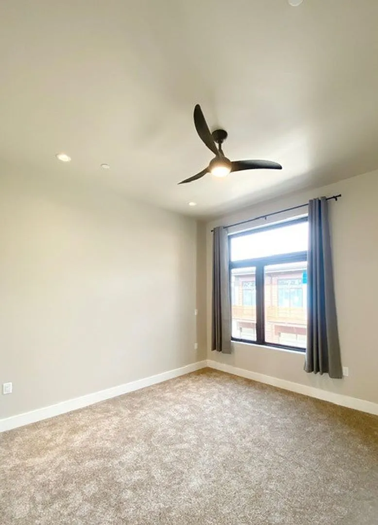 2BD/2 Bath unit MidTown Townhome — Photo 3
