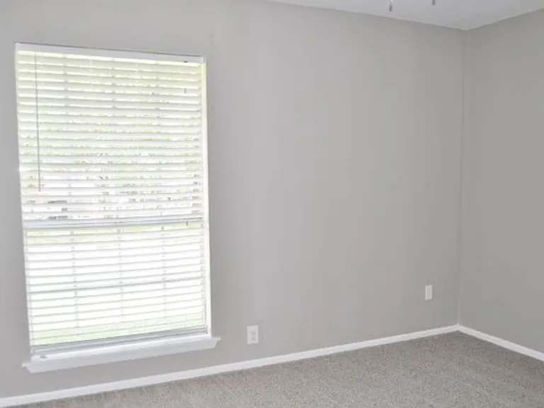 31 Pebble Hill Dr — Photo 14