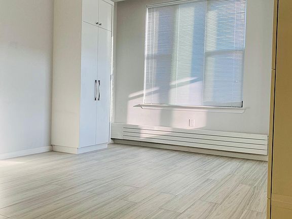 4th image of 50 Oceana Dr W #9
