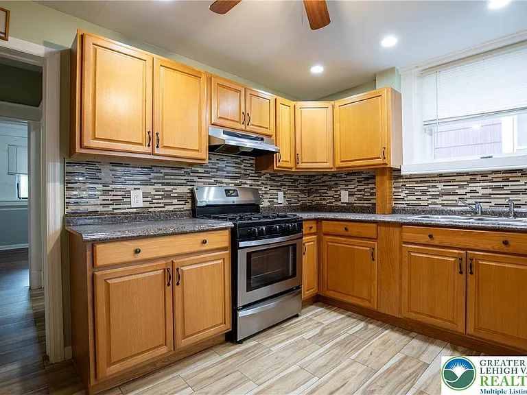 68 S Meade St — Photo 14