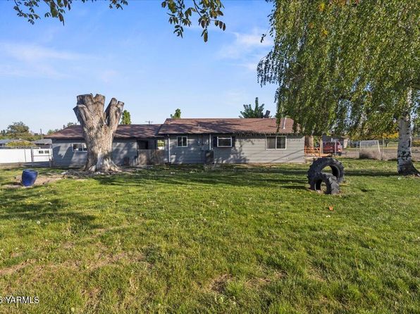 909 Appleway Rd, Grandview, WA 98930