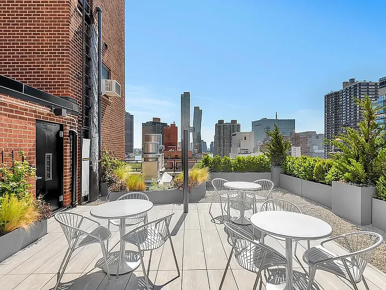 210 E 36th St #6C — Photo 9
