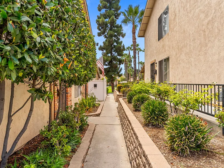 3908 Camphor Ln — Photo 22
