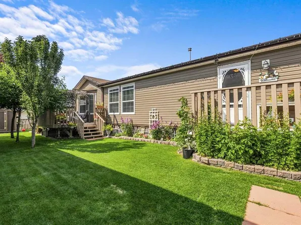 34 S Gunderson Dr, Whitecourt, AB T7S 0C5
