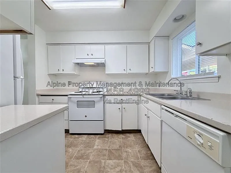 3 bed, 2.0 bath, 1228 sqft, $2,250 — Photo 4