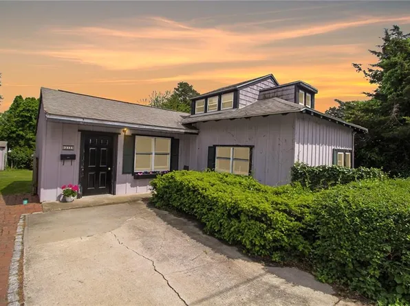 215 N Fenner Ave, Middletown, RI 02842
