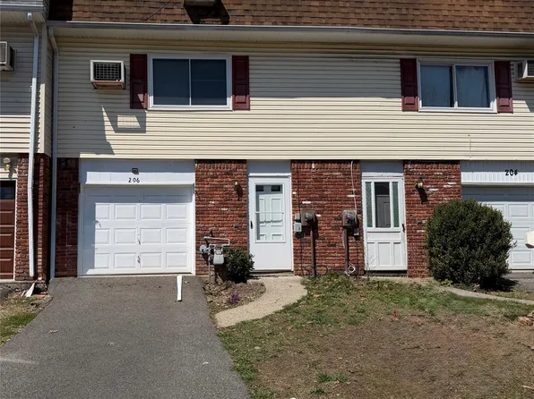 206 Chrystal Drive, Maybrook, NY 12543