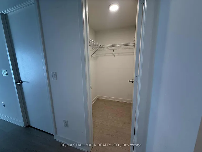 65 Mutual St #908 — Photo 18