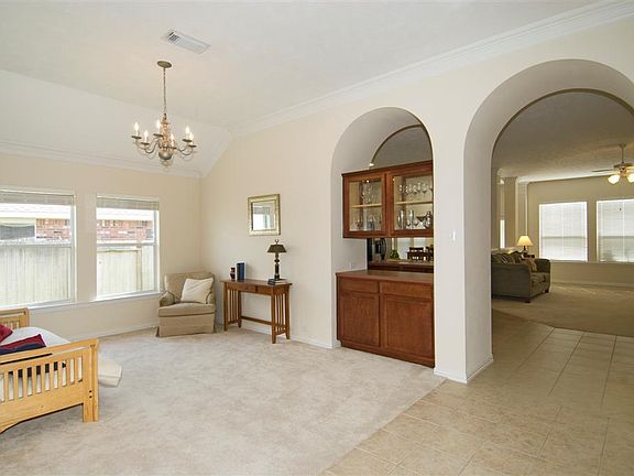 2nd image of 18631 Summercliff Ln