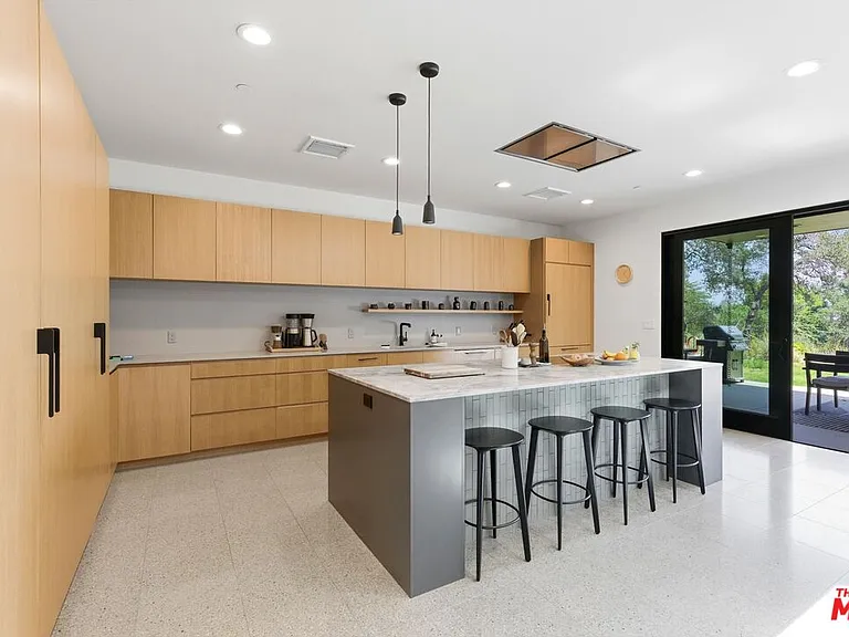 3860 Madison Rd — Photo 12