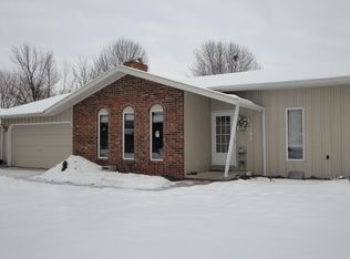 1199 Robin St, De Pere, WI 54115