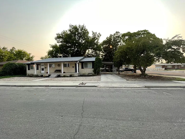 The right side is for rent.