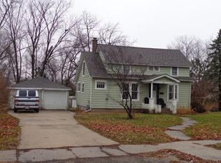 202 Sabin St, Sycamore, IL 60178