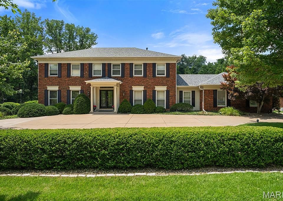 1st image of 233 Brooktrail Ct