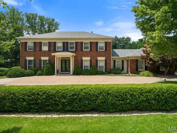 233 Brooktrail Ct, Saint Louis, MO 63141