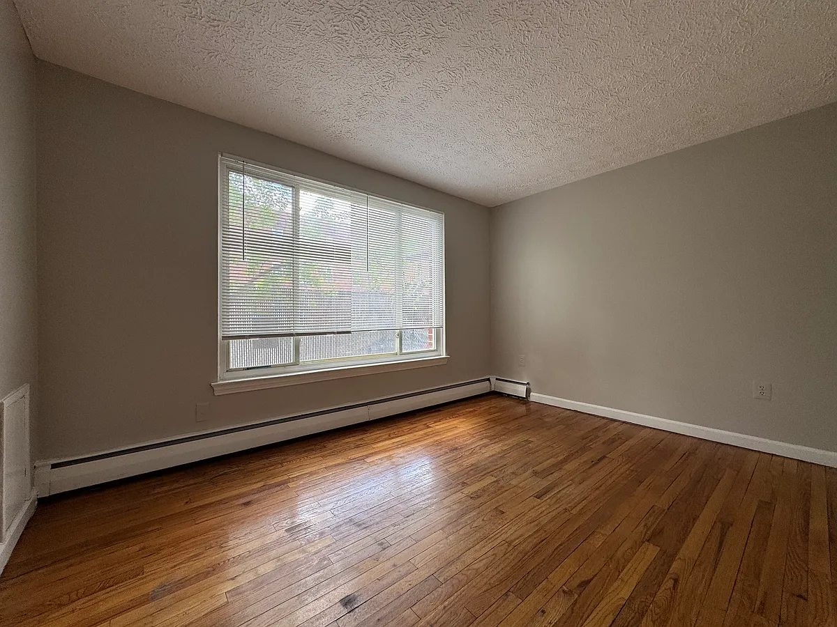Building Photo - 61-103 Willard St #103A