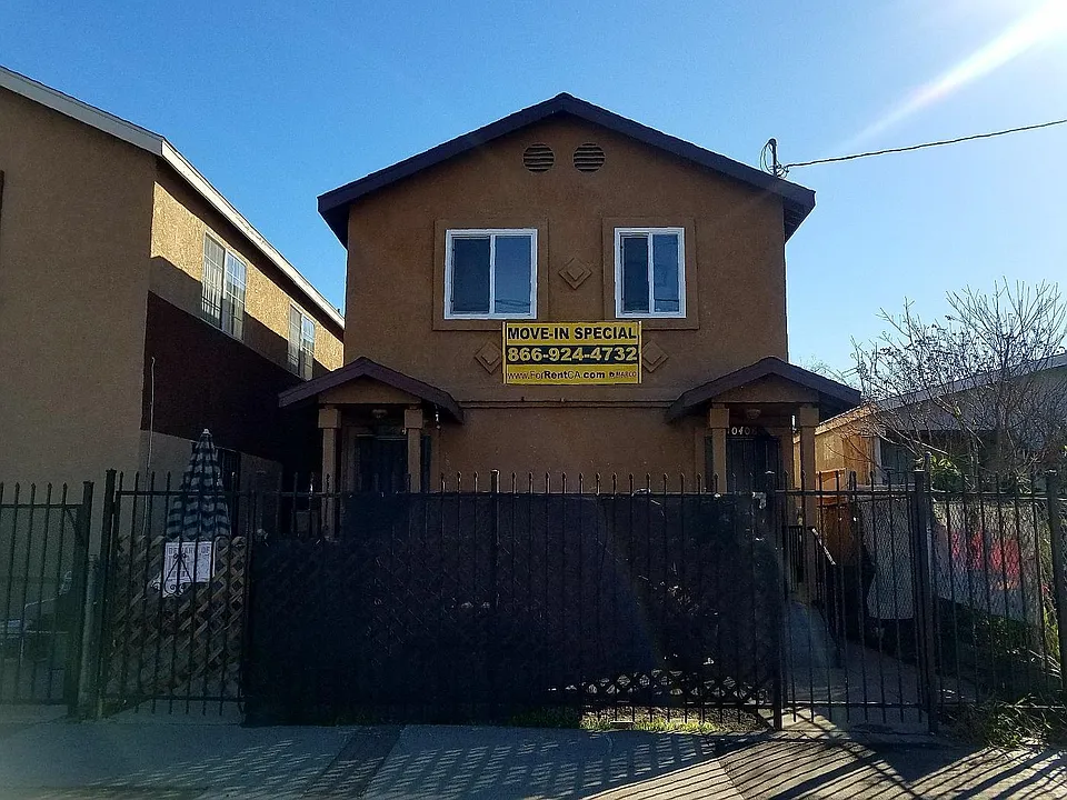 10406 Wilmington Ave