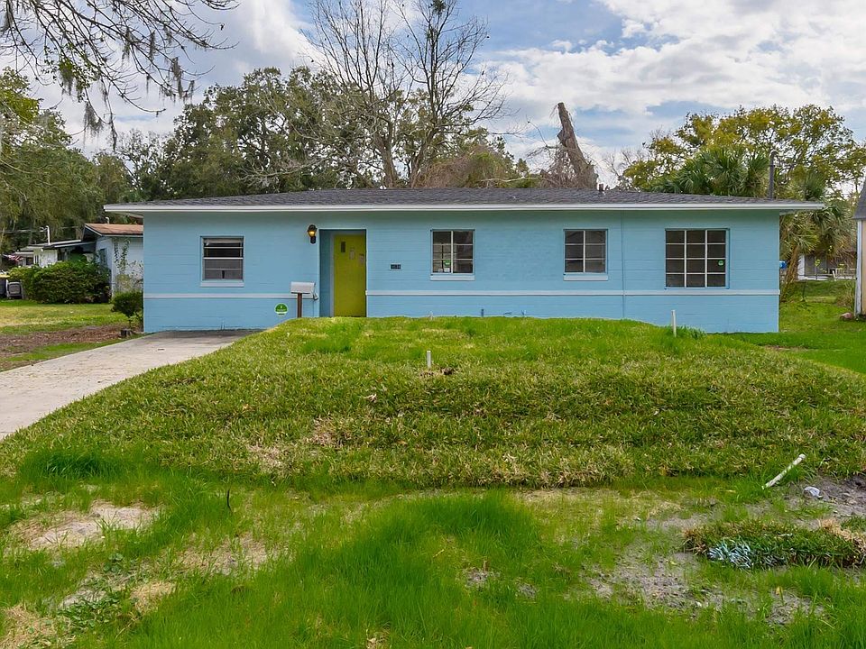 1st image of 3674 Carmichael Ave