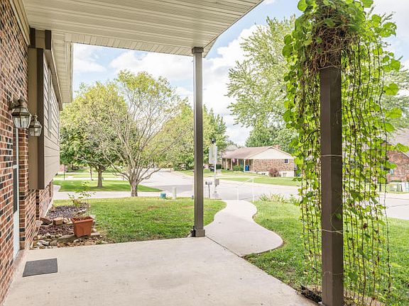 5th image of 1444 Satinwood Dr