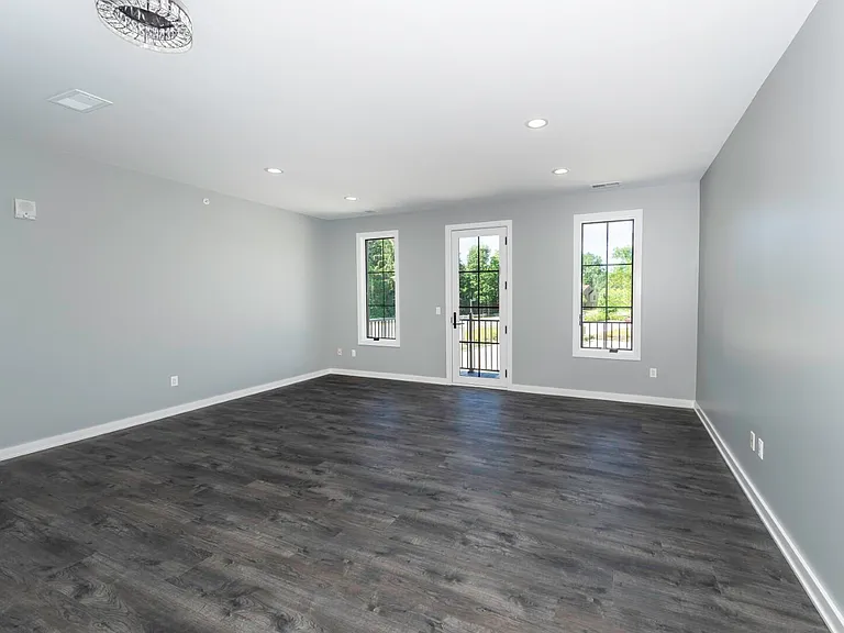 5395 Plymouth Rd — Photo 7