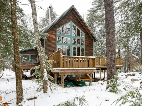 9 Blue Jay Lane, Bridgton, ME 04009