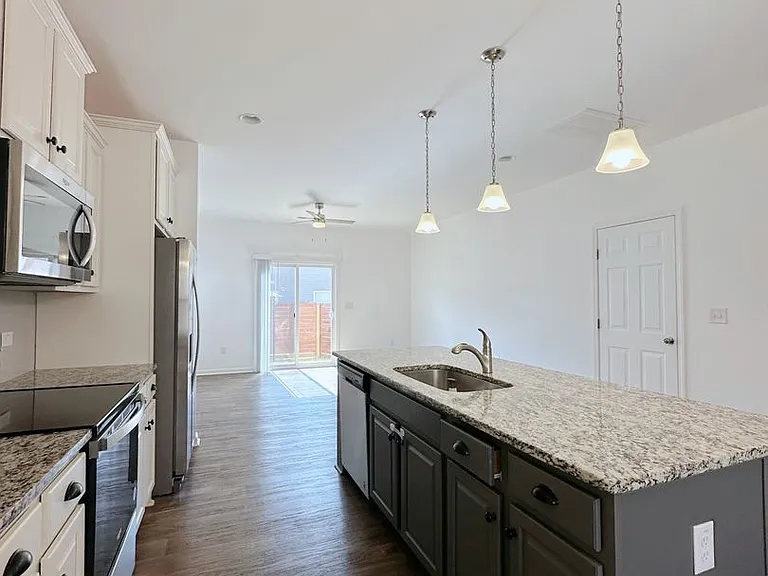 1060 Gibson Rd — Photo 6