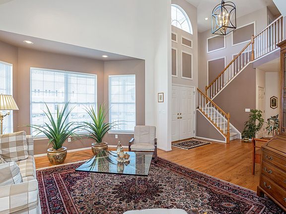 3rd image of 23 Summerfield Dr