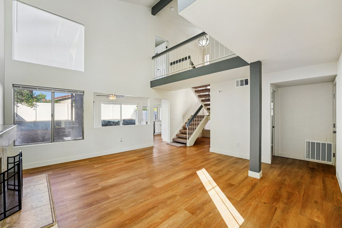 next background image