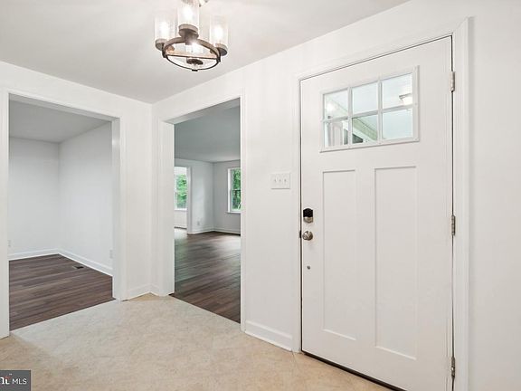 3rd image of 9463 Tapp Hollow Ln
