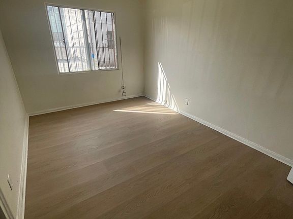 4th image of 1184 W 39th St APT 10