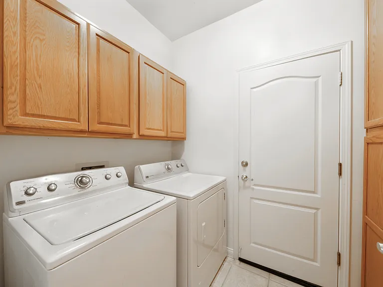 9802 Bourbon Rose Ct — Photo 7