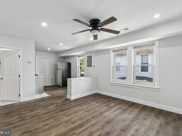124 Lexington Ave #2 — Photo 2