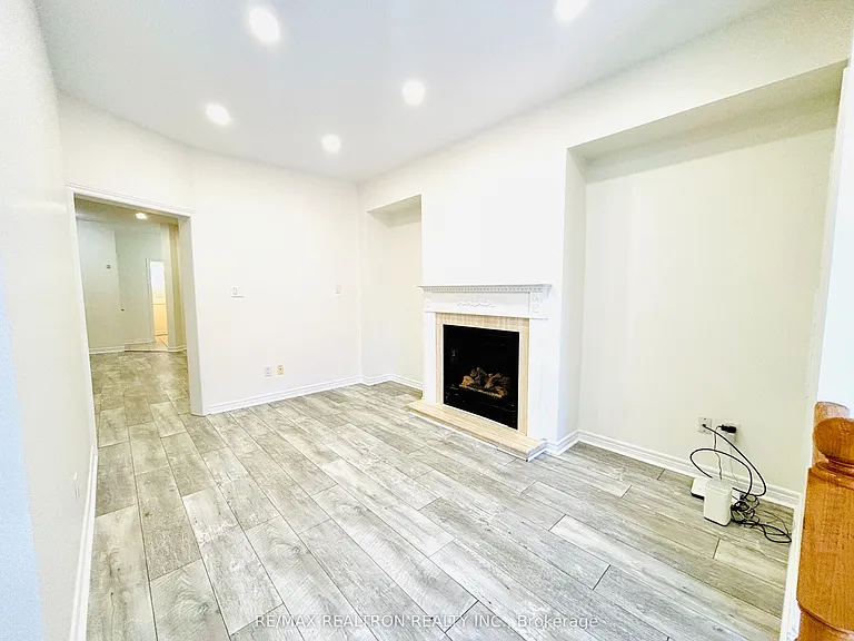 56 Kimono Cres — Photo 9