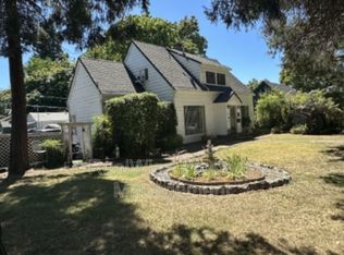221 NE A St UNIT 3, Grants Pass, OR 97526