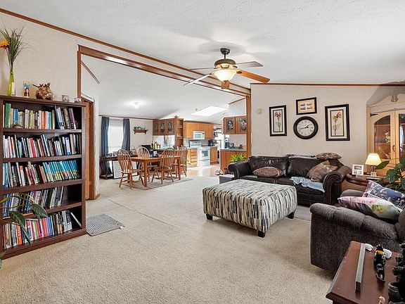 4th image of 420 Lockbay Rd